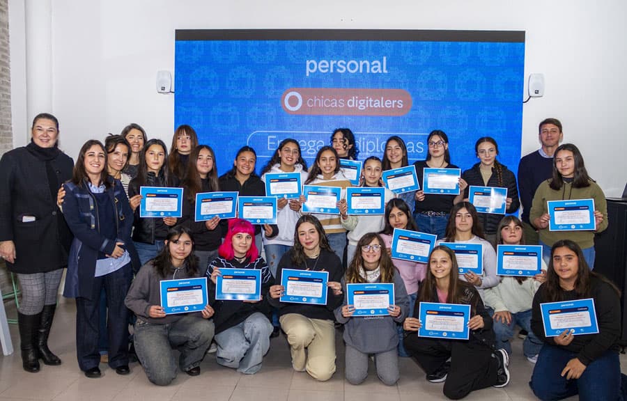 Se realizó la entrega de diplomas de “Chicas Digitalers” - imagen de origen