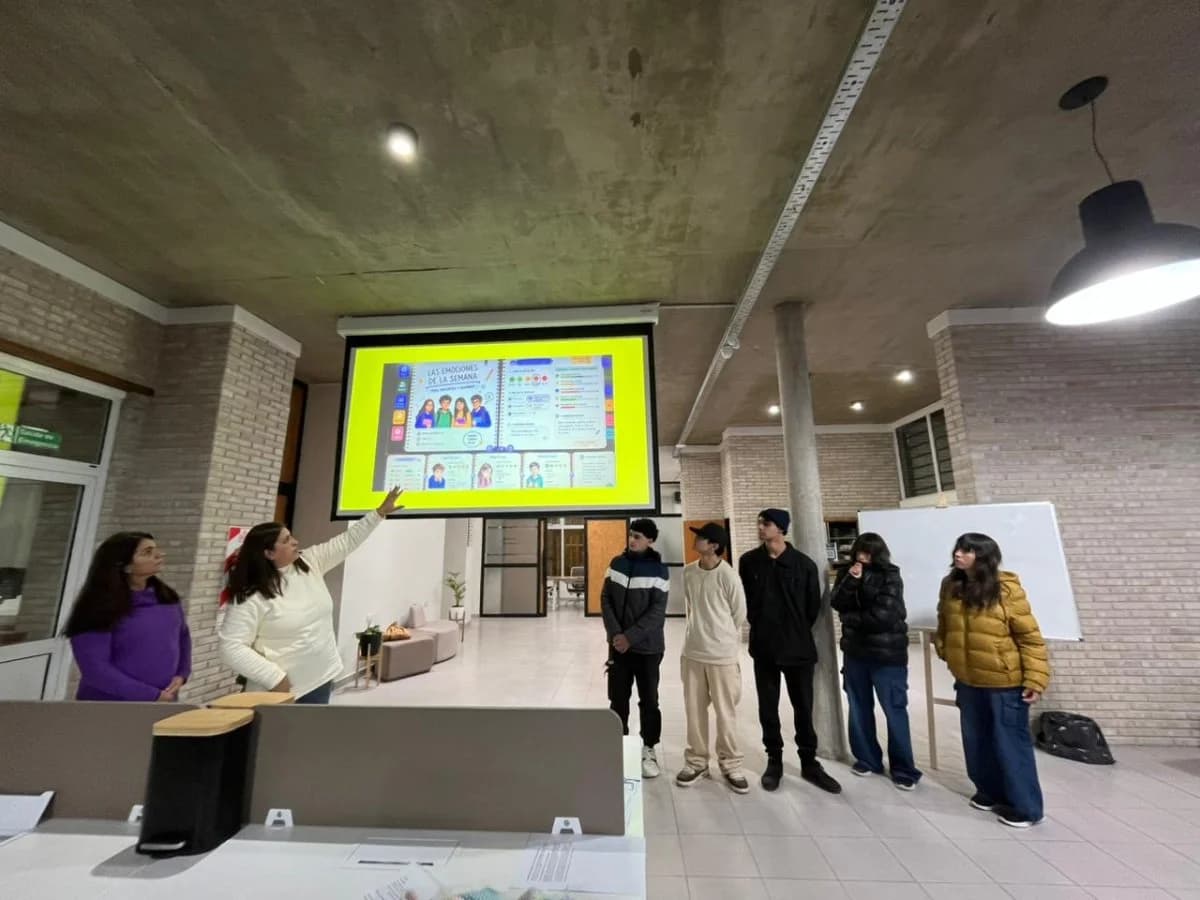 Cinco proyectos de Concepción del Uruguay competirán en el certamen nacional "Usina de Ideas con IA" - imagen de origen