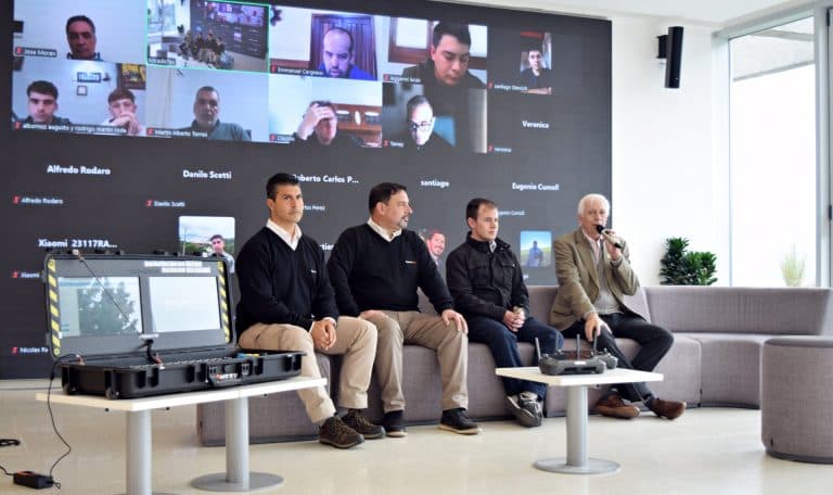 Entre Ríos es sede de una capacitación para pilotear drones de uso agrícola - imagen de origen