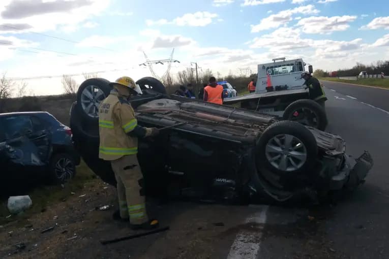 Violento choque y vuelco en la Autovía 12: un hombre de 79 años resultó herido - imagen de origen