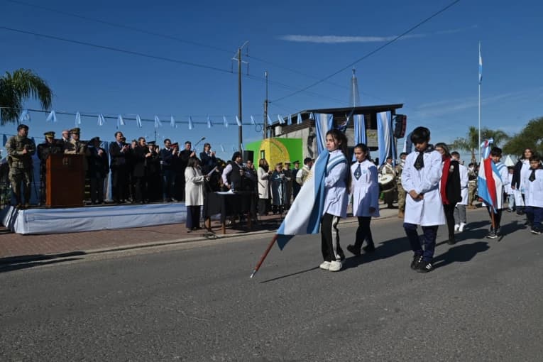 Con una gran convocatoria, Pueblo Belgrano vive la Fiesta de la Bandera - imagen de origen