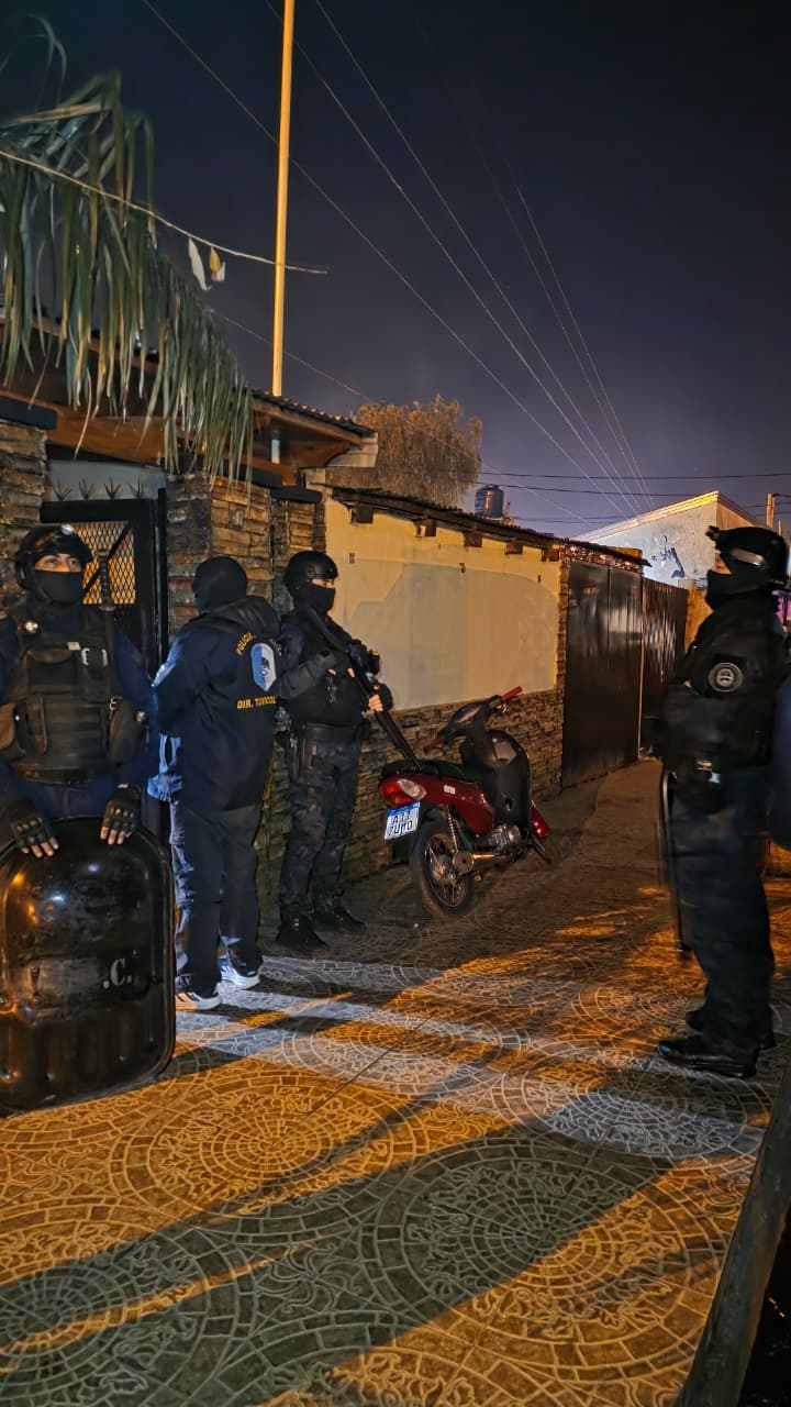 Narcomenudeo en Concordia: secuestran cocaína y detienen a tres personas en un allanamiento en el barrio Fátima - 7PAGINAS - imagen de origen