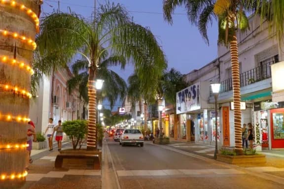 Los comercios cerrarán antes para ver a Argentina ante Cabo Verde - imagen de origen
