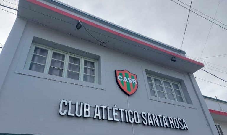 Este domingo el club Santa Rosa continúa los festejos por sus 100 años: habrá almuerzo y festival - imagen de origen