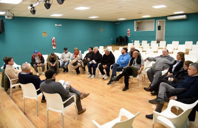 Conflicto municipal. Sin paros, pero sin acuerdo: el diálogo abre una tregua con final incierto - imagen de origen
