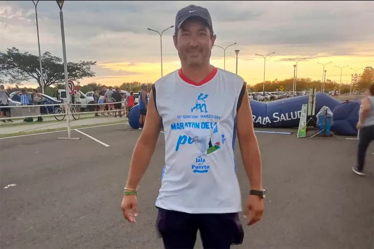 Conmoción en localidad entrerriana por la muerte de un DT durante un partido de fútbol senior - imagen de origen
