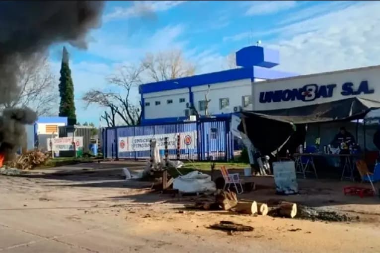 Audiencia por los despidos en Unión Bat terminó sin avances: sindicato propuso un encuentro sin abogados - imagen de origen