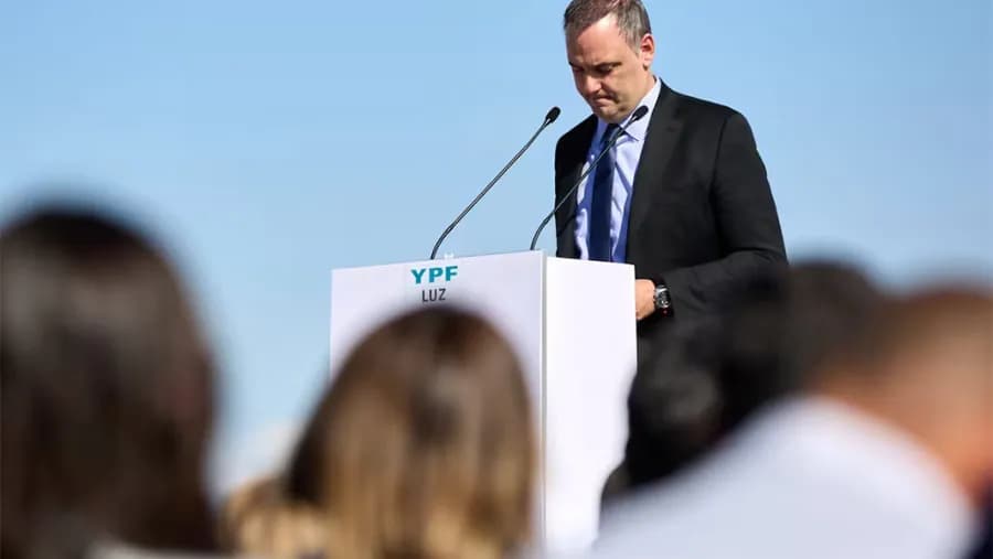 Manuel Adorni renunciará también al directorio de YPF y Milei define al nuevo jefe de Gabinete | Análisis - imagen de origen