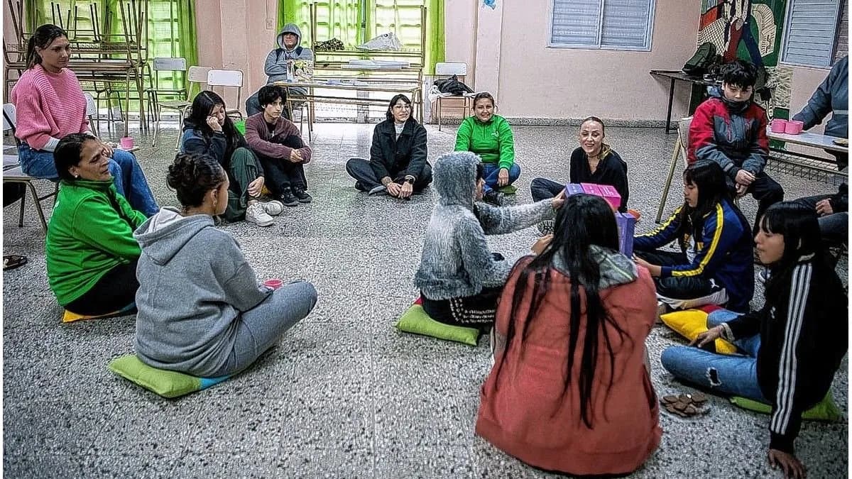 Paraná abrió espacios gratuitos de contención y salud mental para adolescentes en dos centros comunitarios - imagen de origen