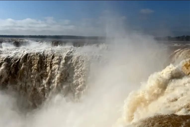 Cerrarán el acceso a la Garganta del Diablo por la crecida histórica del río Iguazú - imagen de origen
