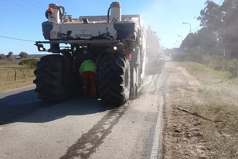 RUTA 4: Finalizaron el bacheo y ahora resta un trabajo de pintado para culminar lo proyectado - imagen de origen