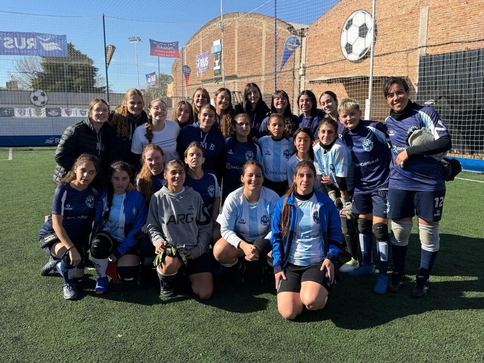 Las Murciélagas dejaron su huella en Concepción del Uruguay con una experiencia de inclusión y deporte de alto rendimiento - imagen de origen