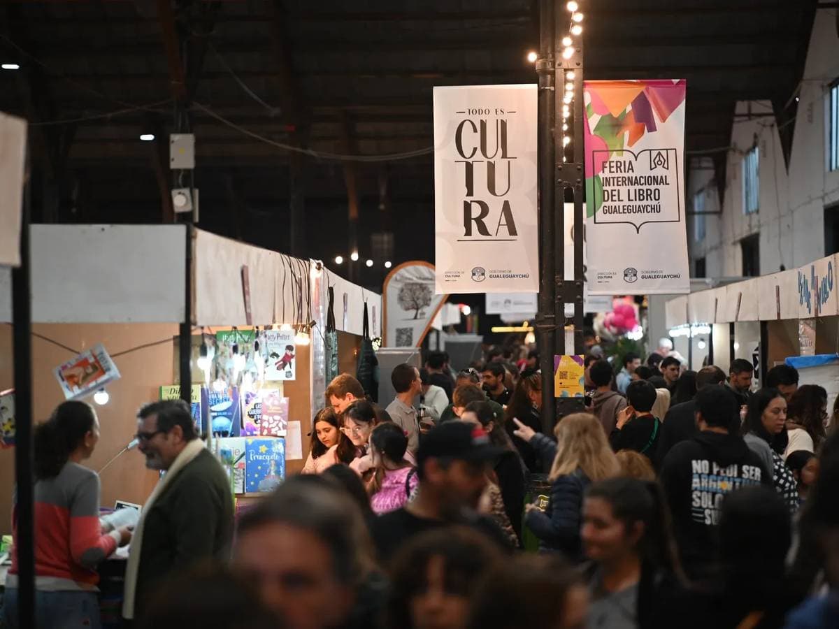 Con muchas actividades y gran cantidad de público, finalizó la tercera edición de la Feria Internacional del Libro - imagen de origen