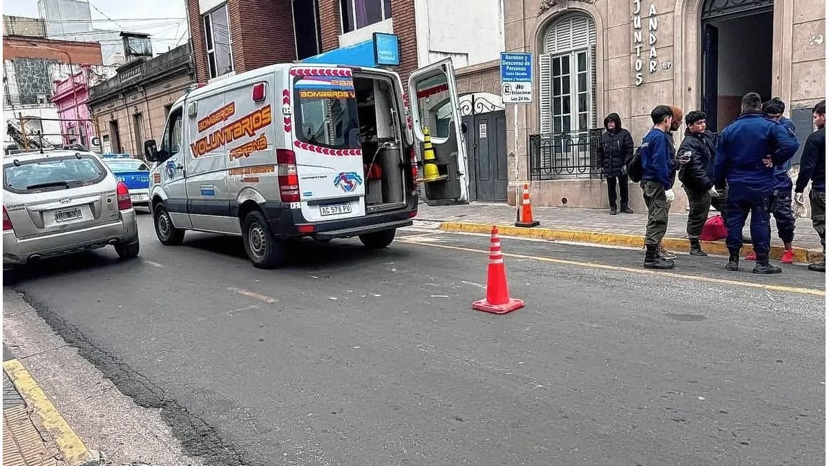 Bomberos Voluntarios denunciaron un destrato policial durante una emergencia en Paraná - imagen de origen