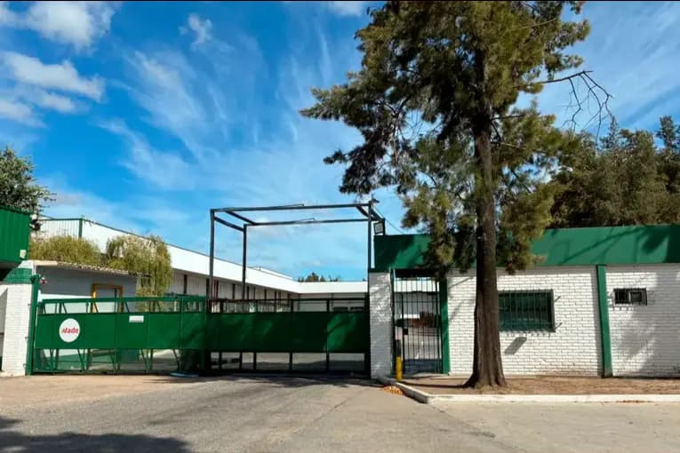 Cresta Roja paralizada: otra planta de Granja Tres Arroyos quedó frenada por la crisis - imagen de origen