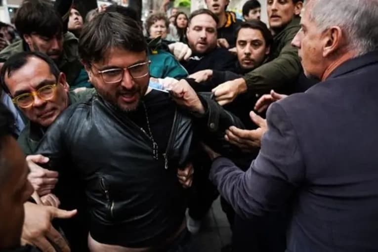Procesaron y embargaron a Juan Grabois por la toma del Instituto Perón - imagen de origen