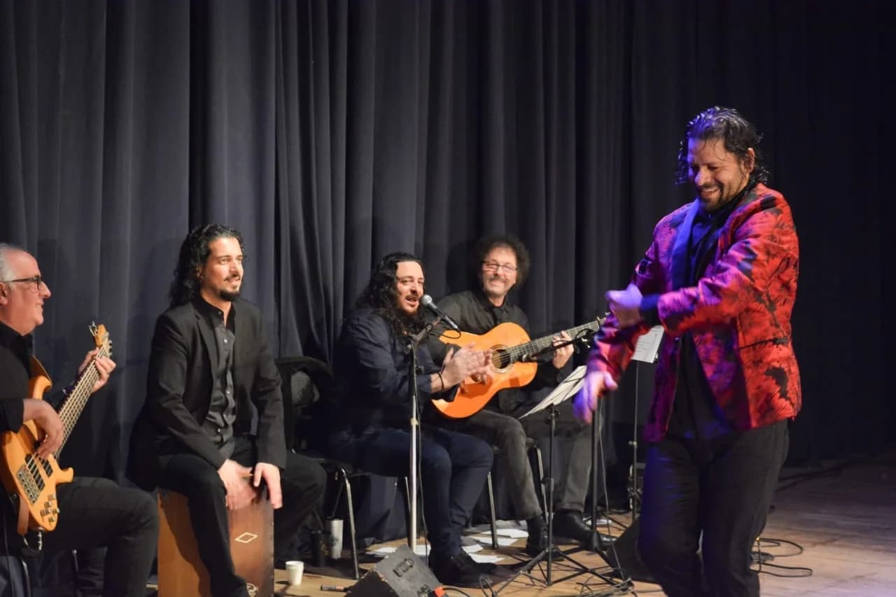 “Almas a Compás 2.0” llega al Teatro Odeón con una renovada propuesta de flamenco, música en vivo y emoción - imagen de origen