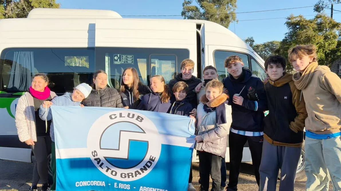 Nadadores del Club Salto Grande compiten en el Campeonato Entrerriano - imagen de origen