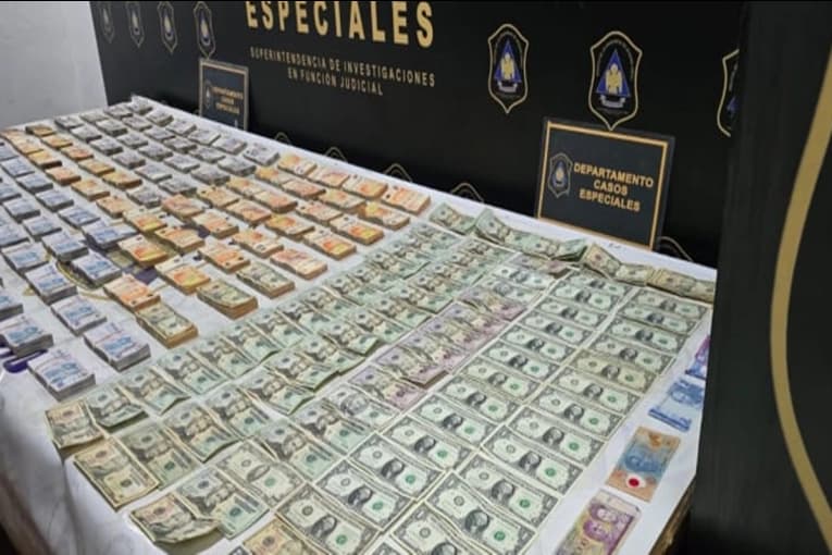 Allanaron domicilios en Buenos Aires por dos millonarios robos ocurridos en la región - imagen de origen