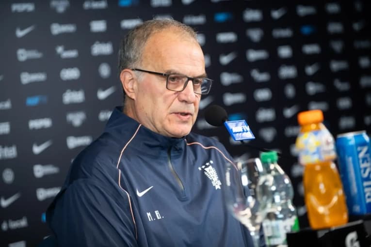 Marcelo Bielsa se despidió de la Selección uruguaya: “No tengo ninguna excusa” - imagen de origen