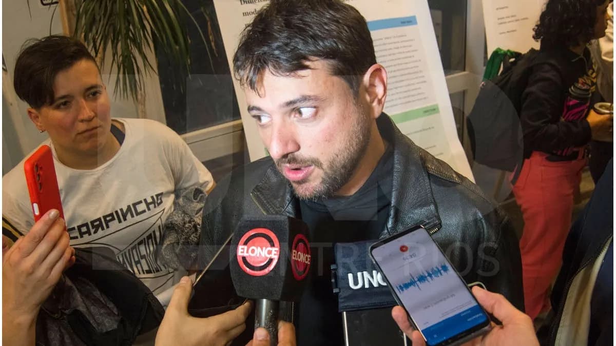 Procesan y embargan a Juan Grabois por la toma del Instituto Perón en 2025 - imagen de origen