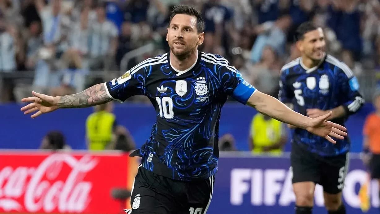 Con Messi encendido, la Selección Argentina cerró una fase de grupos perfecta y se afianza entre los candidatos - imagen de origen