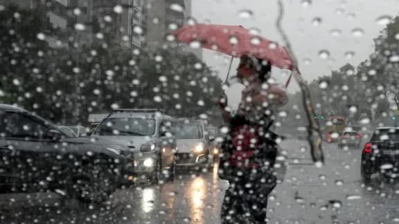Rige un aviso por frío extremo, heladas y térmicas bajo cero en la ciudad - imagen de origen