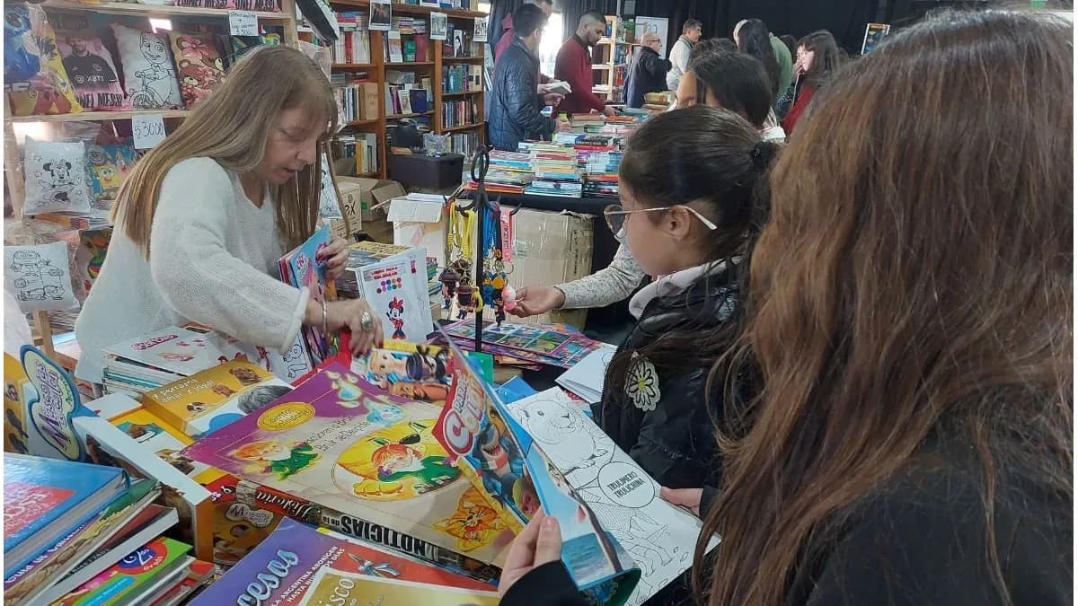 La Feria del Libro Paraná Lee tendrá propuestas para las infancias - imagen de origen