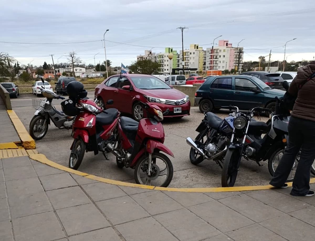Hospital Urquiza: un informe oficial indica que la planta de personal es de 882 trabajadores y no de 1.480 - imagen de origen