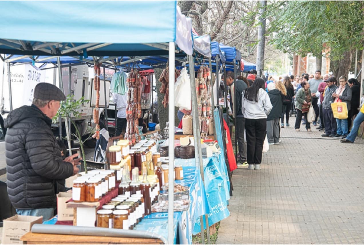 La Feria en tu Barrio suma un nuevo punto fijo en la Escuela Hogar - imagen de origen