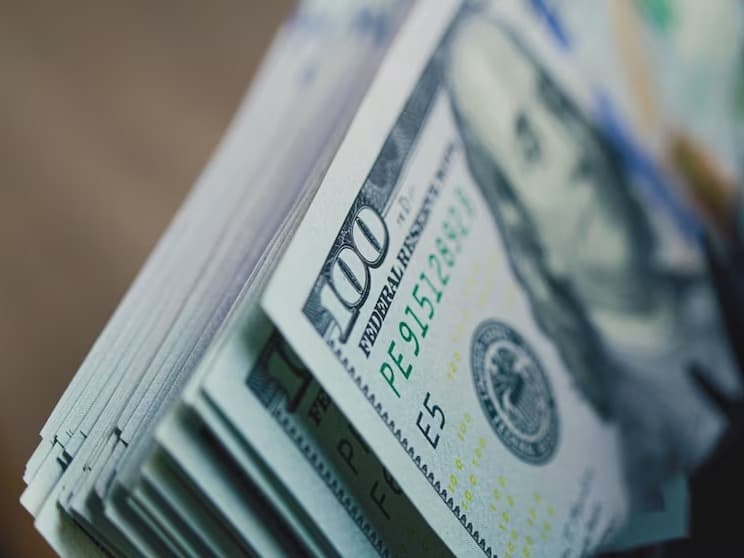 El dólar oficial extendió su racha alcista y renovó máximos anuales - imagen de origen