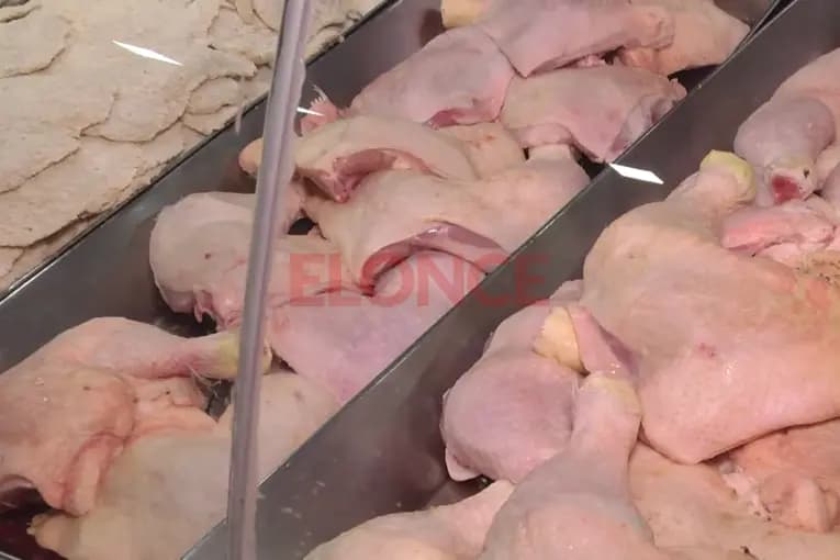 Consumo de pollo: por qué los clientes lo eligen más que carne vacuna en Paraná - imagen de origen