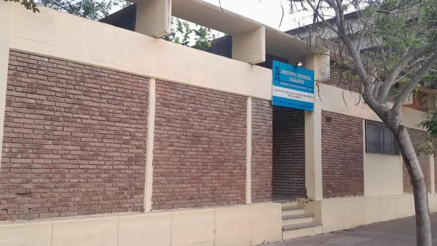 Docentes denuncian el cierre del Profesorado de Lengua y Literatura en Diamante y reclaman explicaciones | Análisis - imagen de origen