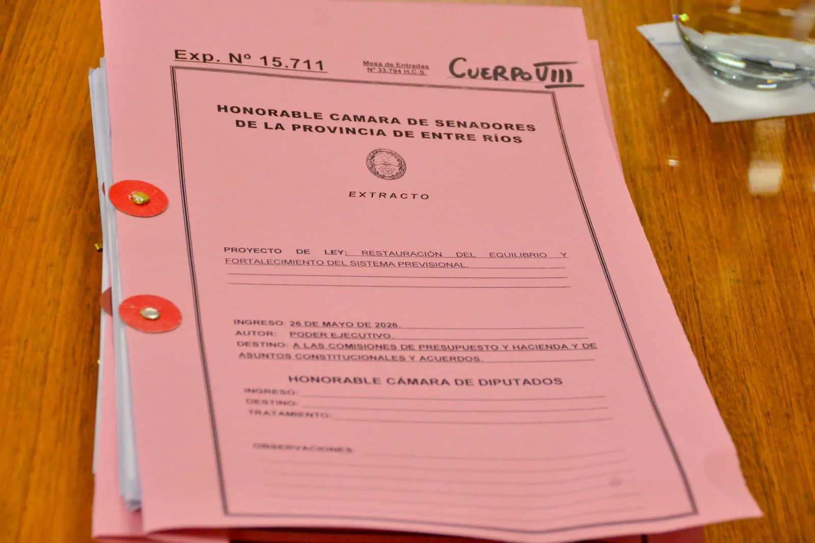Reforma previsional: el voto de dos senadoras peronistas profundizó la interna del PJ y el oficialismo defendió la ley - imagen de origen
