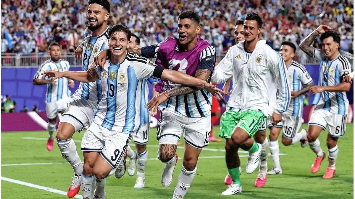 Argentina sufrió hasta el alargue, pero venció a Suiza y ahora va por Inglaterra en semifinales - imagen de origen