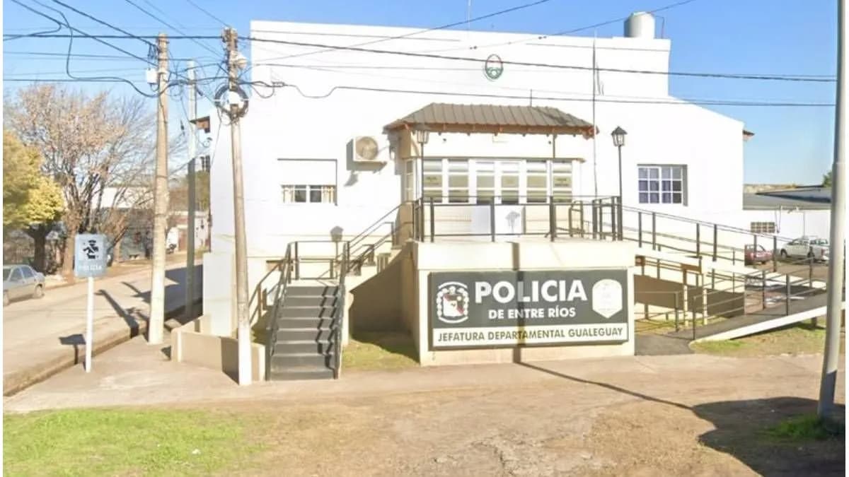 Escándalo en Gualeguay: denunciaron que había una cámara oculta en el baño de mujeres de una comisaría - imagen de origen