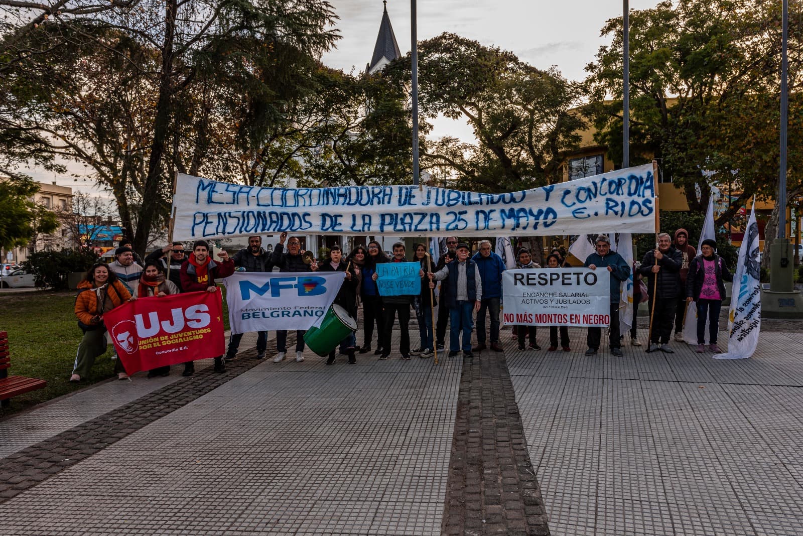 Jubilados de Concordia volverán a marchar y convocan a una protesta frente al PAMI por el recorte de prestaciones - 7PAGINAS - imagen de origen