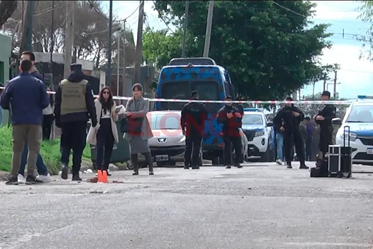 Homicidio en Villa Yatay: la víctima tenía 38 años y hay dos demorados que serían sus familiares - imagen de origen