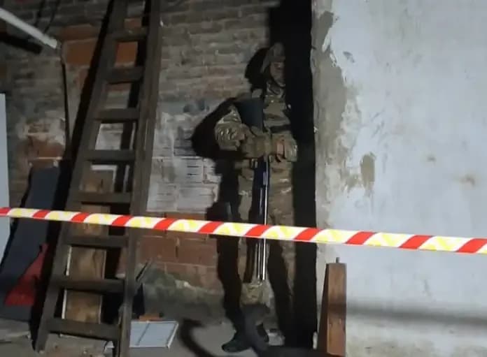 Hallaron droga en la casa de los padres de un detenido por manejar un búnker - imagen de origen