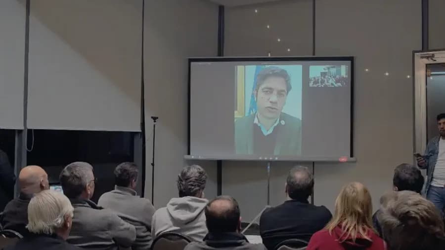 Por videollamada con dirigentes del PJ reunidos en Paraná, Kicillof dijo que “no es momento de chiquitajes" | Análisis - imagen de origen