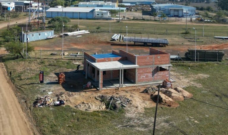 El municipio de Chajarí avanza con la construcción del SUM en el área Industrial - imagen de origen