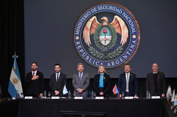 Frigerio encabezó la apertura del Consejo Federal de Seguridad Interior que sesionó en Entre Ríos - imagen de origen