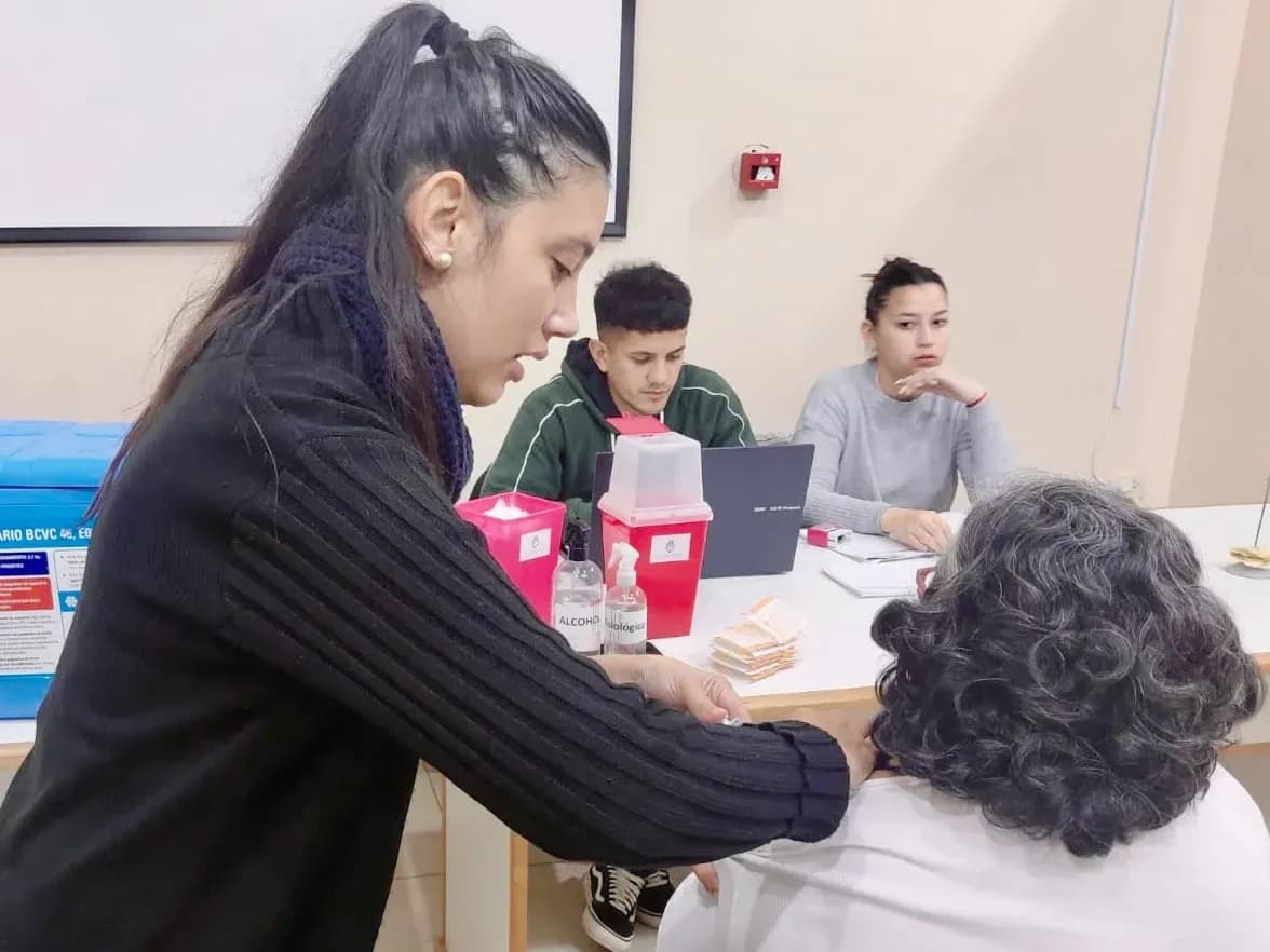 Jornada de vacunación gratuita para personas mayores de 60 años - imagen de origen