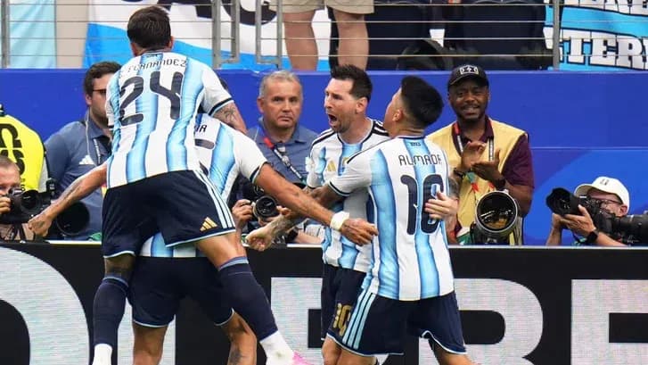 La Selección argentina se enfrenta con Cabo Verde, en busca de un lugar en los octavos de final del Mundial - imagen de origen