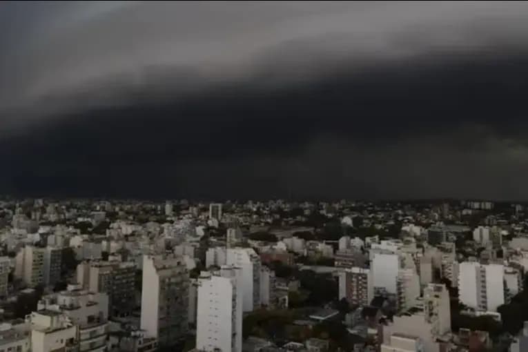 Domingo de final: rigen alertas por tormentas naranja y amarilla en Entre Ríos - imagen de origen