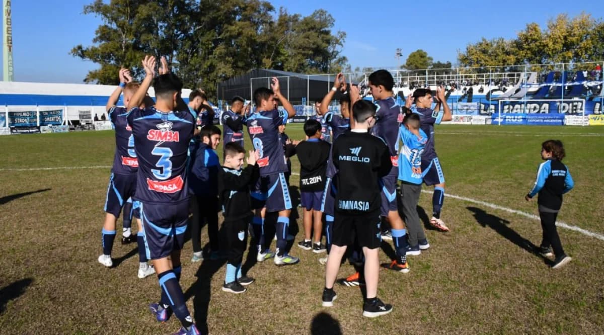 Gimnasia cayó ante Atlético Escobar y complicó sus chances de clasificación - imagen de origen