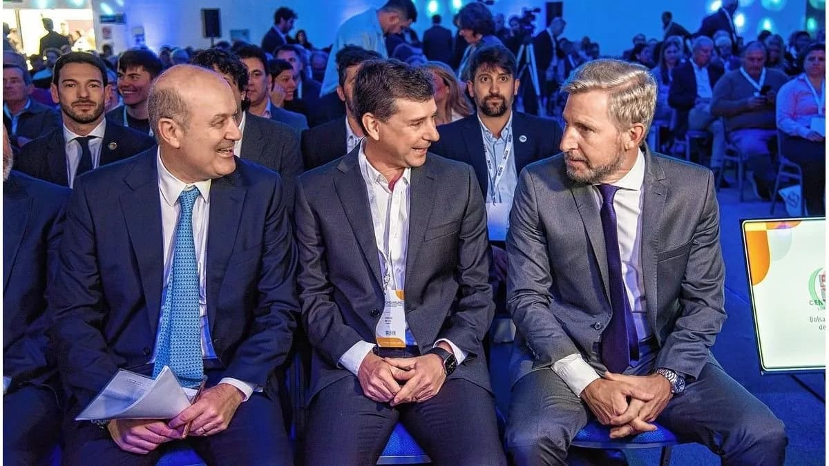 El CEER reunió al empresariado y al Gobierno para debatir el futuro económico del país - imagen de origen