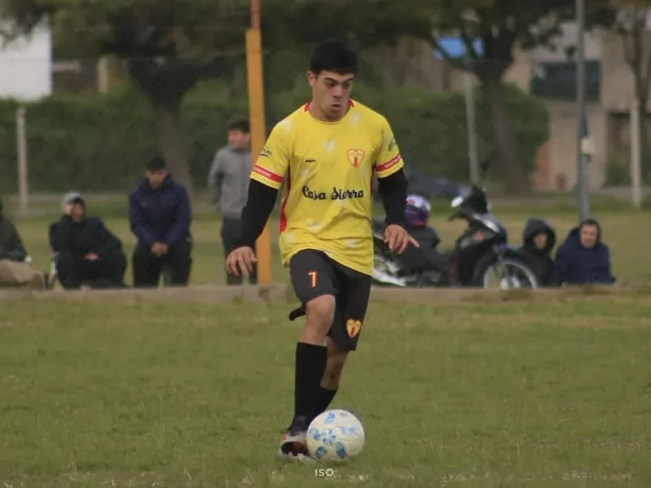 Sporting ganó y sigue como único líder, pero Black River y Sportivo también sumaron de a tres y no le pierden pisada - imagen de origen