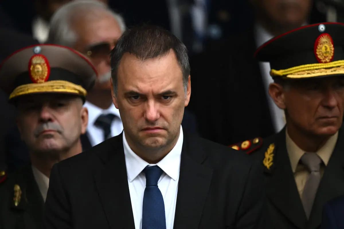 Manuel Adorni renunció después de tres meses de escándalo por su patrimonio - imagen de origen